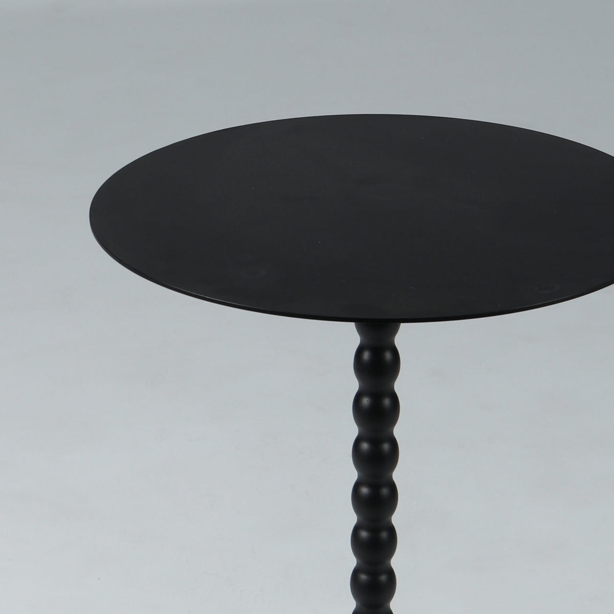 Rosta Wine Table